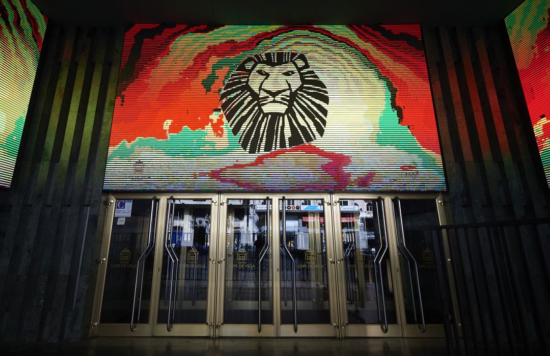 Entrada al musical de El Rey León en el Teatro Lope de Vega de Madrid, que permanece cerrado durante el estado de alarma. Entrada al musical de El Rey León en el Teatro Lope de Vega de Madrid, que permanece cerrado durante el estado de alarma.
