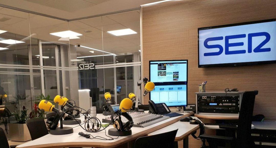 Estudio de radio (Cadena SER) Estudio de radio (Cadena SER)
