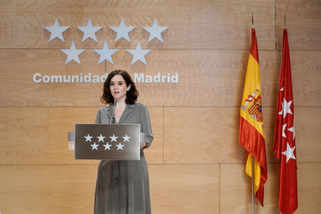 La presidenta de la Comunidad de Madrid, Isabel Díaz-Ayuso, durante una rueda de prensa en la sede del Gobierno regional en la que no ha descartado que puedan producirse ceses por la gestión de las residencias en la autonomía, tanto de directivos de las mismas como de consejeros de su Ejecutivo, si llega a demostrarse que han habido "negligencias", en Madrid (España) a 19 de abril de 2020.
19 ABRIL 2020 CORONAVIRUS;PANDEMIA;ENFERMEDAD;PP
Comunidad de Madrid
La presidenta de la Comunidad de Madrid, Isabel Díaz-Ayuso, durante una rueda de prensa en la sede del Gobierno regional en la que no ha descartado que puedan producirse ceses por la gestión de las residencias en la autonomía, tanto de directivos de las mismas como de consejeros de su Ejecutivo, si llega a demostrarse que han habido "negligencias", en Madrid (España) a 19 de abril de 2020.
19 ABRIL 2020 CORONAVIRUS;PANDEMIA;ENFERMEDAD;PP
Comunidad de Madrid