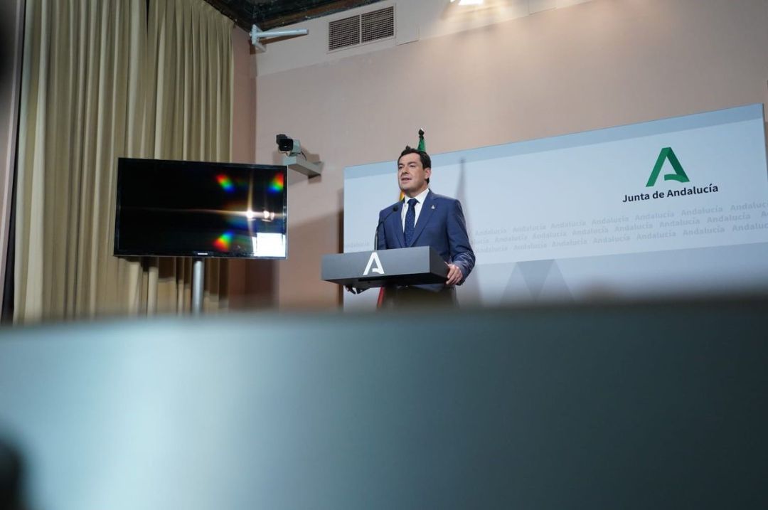 El presidente de la Junta, Juan Manuel Moreno, durante su comparecencia ante los medios El presidente de la Junta, Juan Manuel Moreno, durante su comparecencia ante los medios