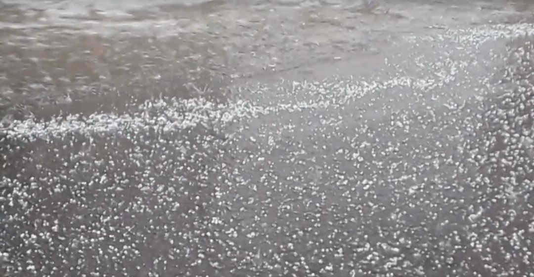 Imagen de la granizada caída en Valdepeñas, este domingo Imagen de la granizada caída en Valdepeñas, este domingo