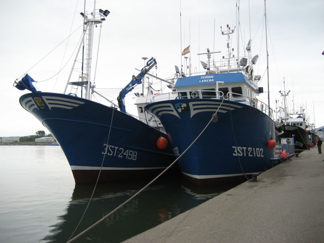 Barcos de cerco. Barcos de cerco.