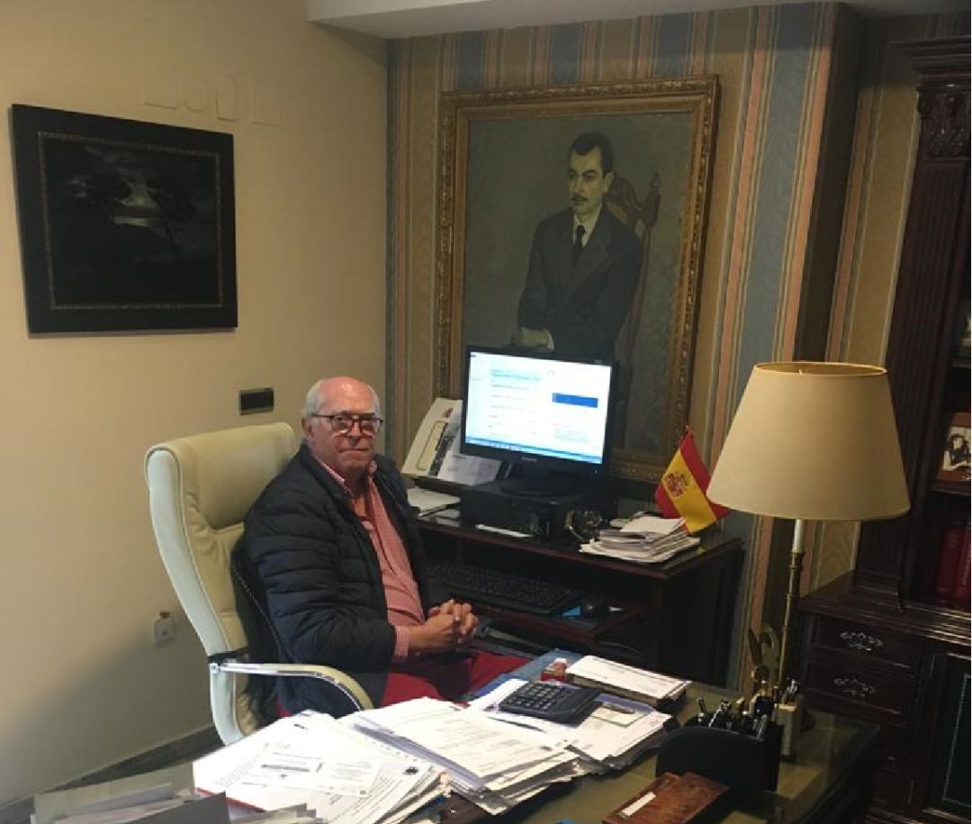 El decano del Colegio de Abogados de Ciudad Real en su despacho, realizando teletrabajo El decano del Colegio de Abogados de Ciudad Real en su despacho, realizando teletrabajo