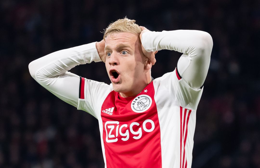 Van de Beek durante un partido del Ajax Van de Beek durante un partido del Ajax