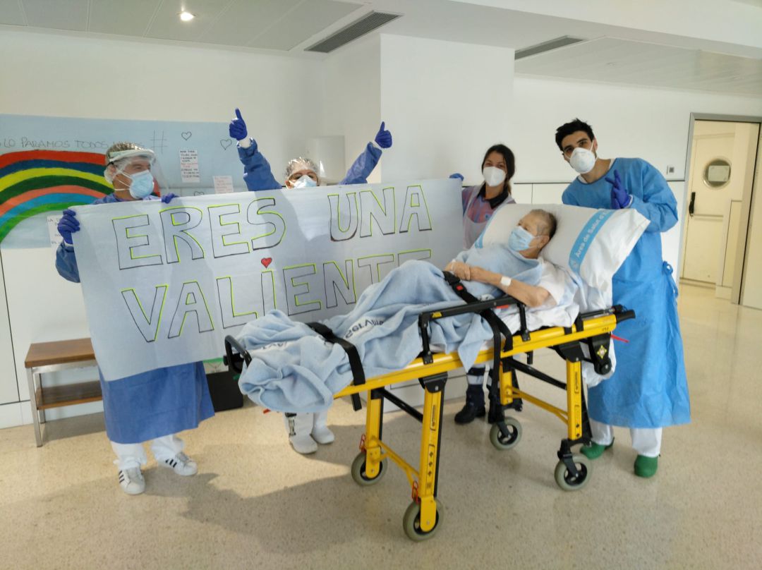 La interna de Can Blai despedida por el personal sanitario La interna de Can Blai despedida por el personal sanitario