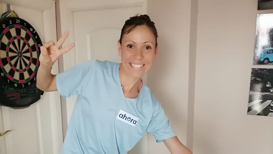 La atleta Azucena Díaz entrenando en casa. La atleta Azucena Díaz entrenando en casa.