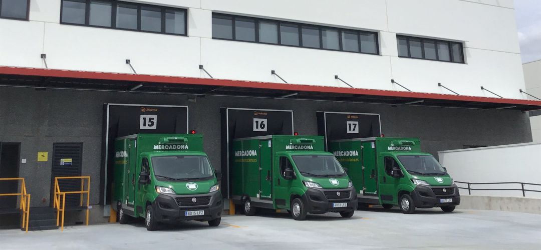Mercadona pone en marcha su nuevo servicio 'online' en Madrid Centro desde un almacen en Getafe
Mercadona pone en marcha su nuevo servicio 'online' en Madrid Centro desde un almacen en Getafe