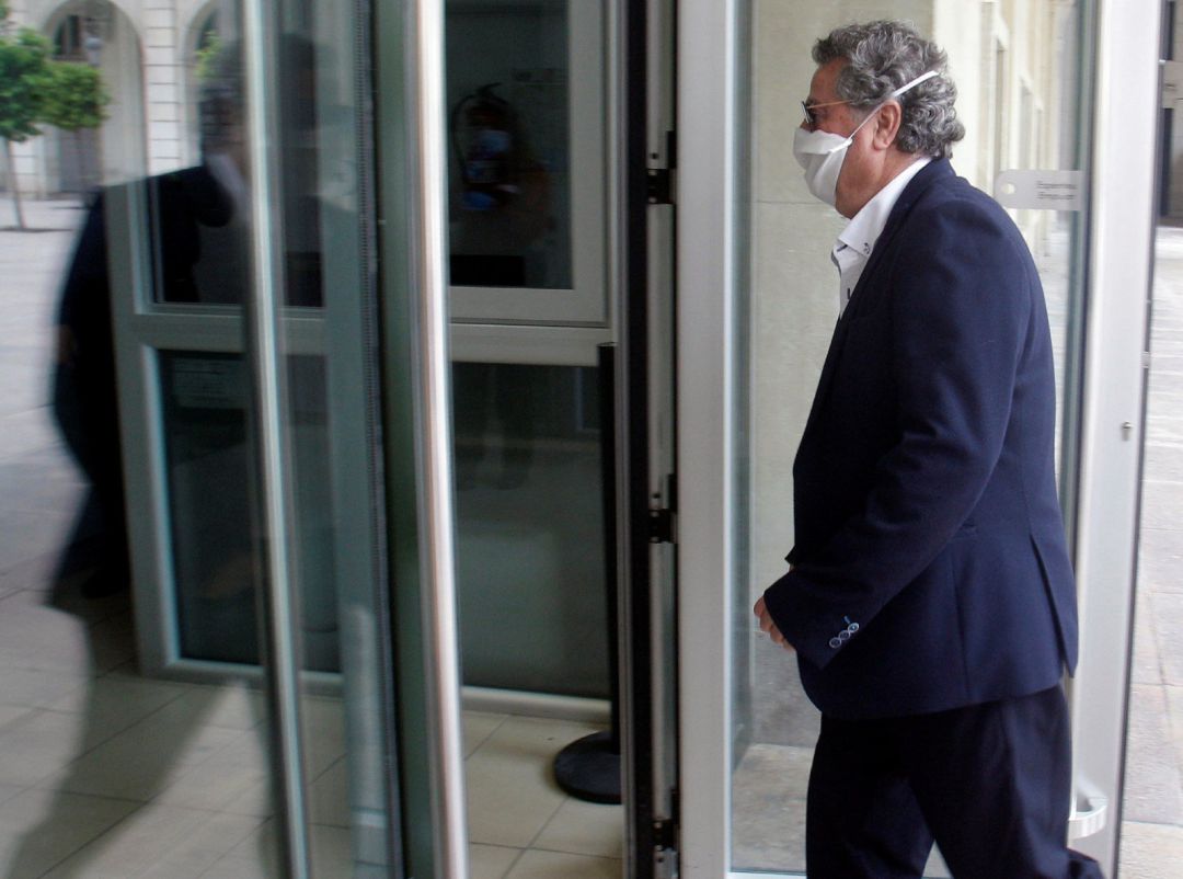 Enrique Ortiz, este miércoles, accediendo a la Audiencia Enrique Ortiz, este miércoles, accediendo a la Audiencia