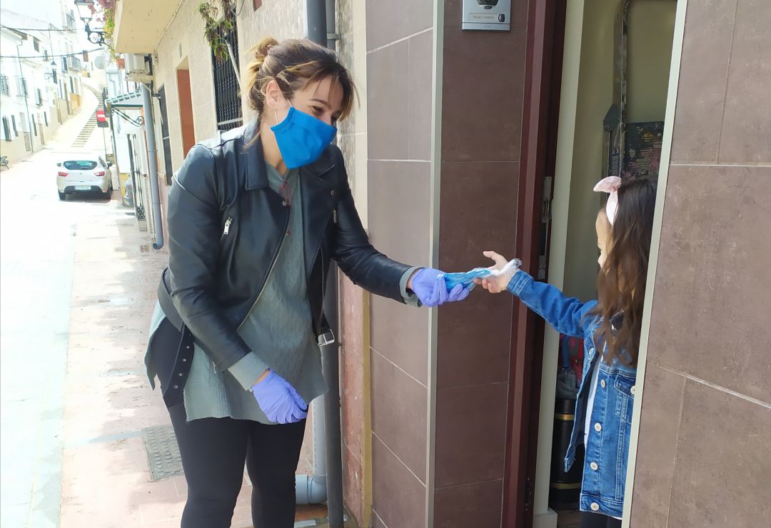Las mascarillas infantiles se están entregando a todos los menores del municipio Las mascarillas infantiles se están entregando a todos los menores del municipio