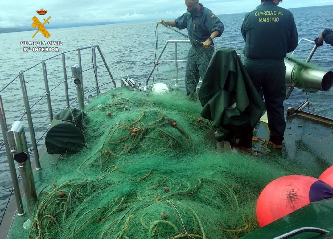 Carecían de pesca, lo que hace suponer que llevaban poco tiempo en el mar Carecían de pesca, lo que hace suponer que llevaban poco tiempo en el mar