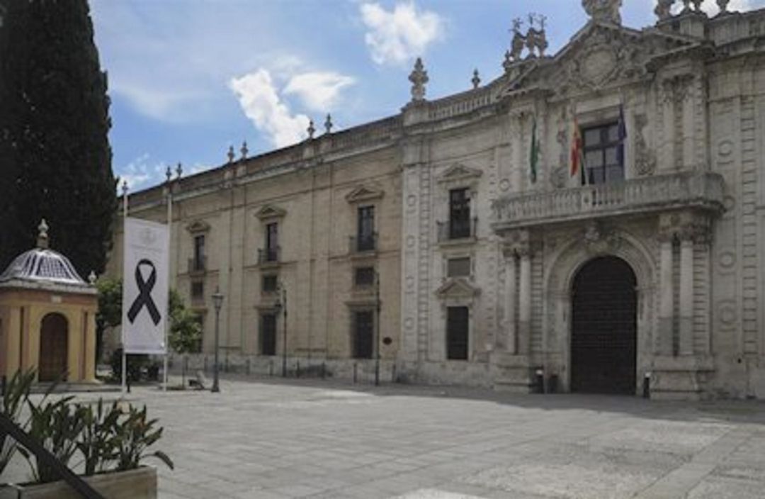 Imagen de archivo de la fachada del rectorado de la US. Imagen de archivo de la fachada del rectorado de la US.