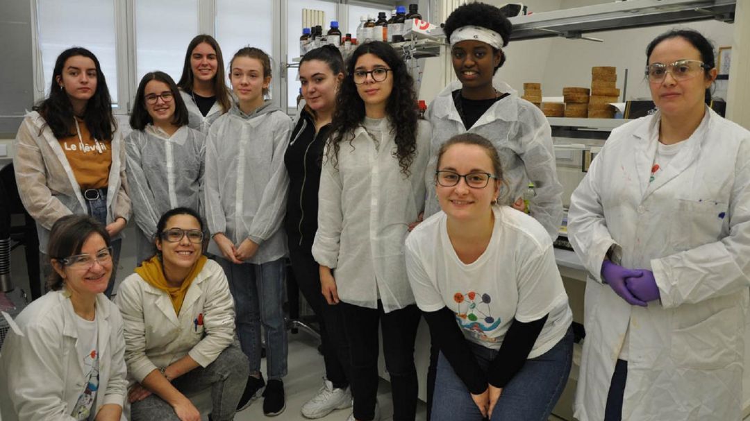 Grupo de alumnas que participaron en Elas Fan CienTec 2020 Grupo de alumnas que participaron en Elas Fan CienTec 2020