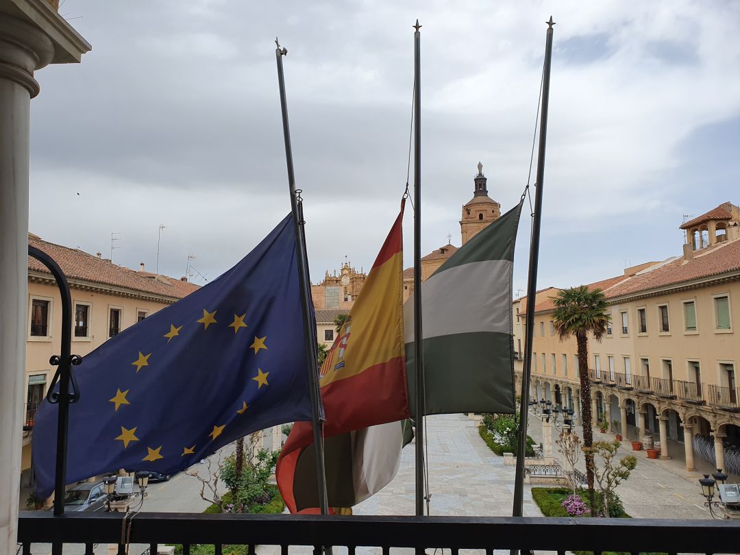 Luto oficial en Guadix, por las victimas de la pandemia Luto oficial en Guadix, por las victimas de la pandemia