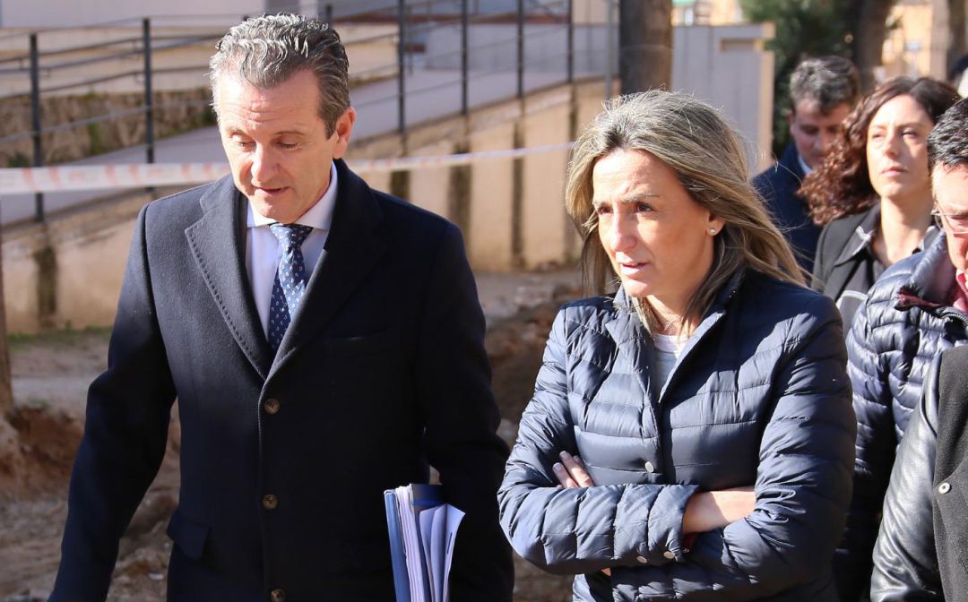 Ignacio Alvarez Ahedo junto a Milagros Tolón visitando una obra Ignacio Alvarez Ahedo junto a Milagros Tolón visitando una obra