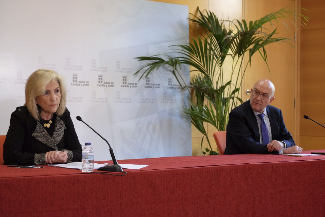 La consejera de Sanidad, Verónica Casado y el consejero de Agricultura, Jesús Julio Carnero en la rueda de prensa diaria sobre la situación del coronavirus La consejera de Sanidad, Verónica Casado y el consejero de Agricultura, Jesús Julio Carnero en la rueda de prensa diaria sobre la situación del coronavirus