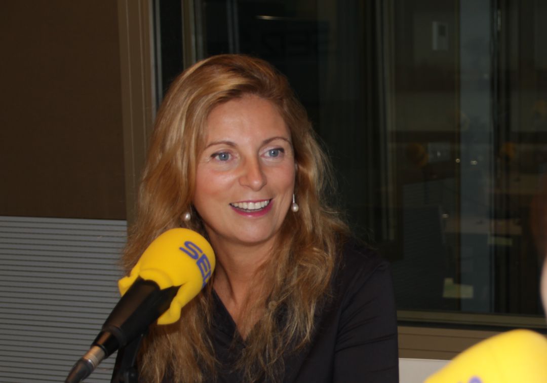Amparo Marco en los estudios de Radio Castellón en una foto de archivo Amparo Marco en los estudios de Radio Castellón en una foto de archivo