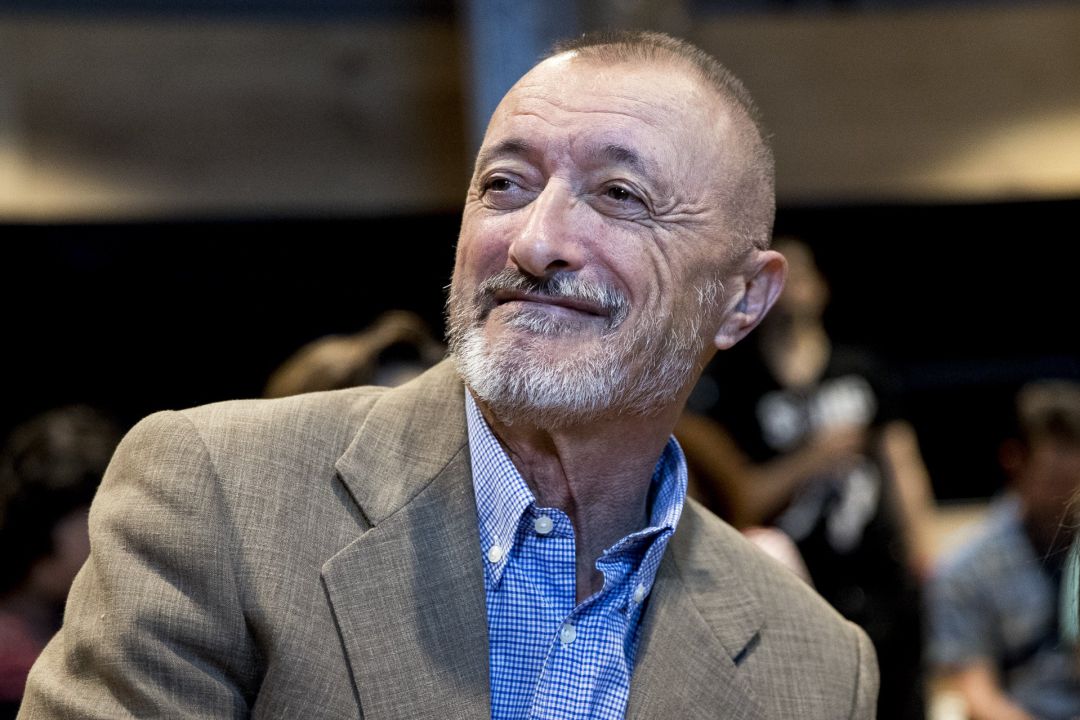 Arturo Pérez-Reverte es miembro de la Real Academia Española desde 2003 Arturo Pérez-Reverte es miembro de la Real Academia Española desde 2003