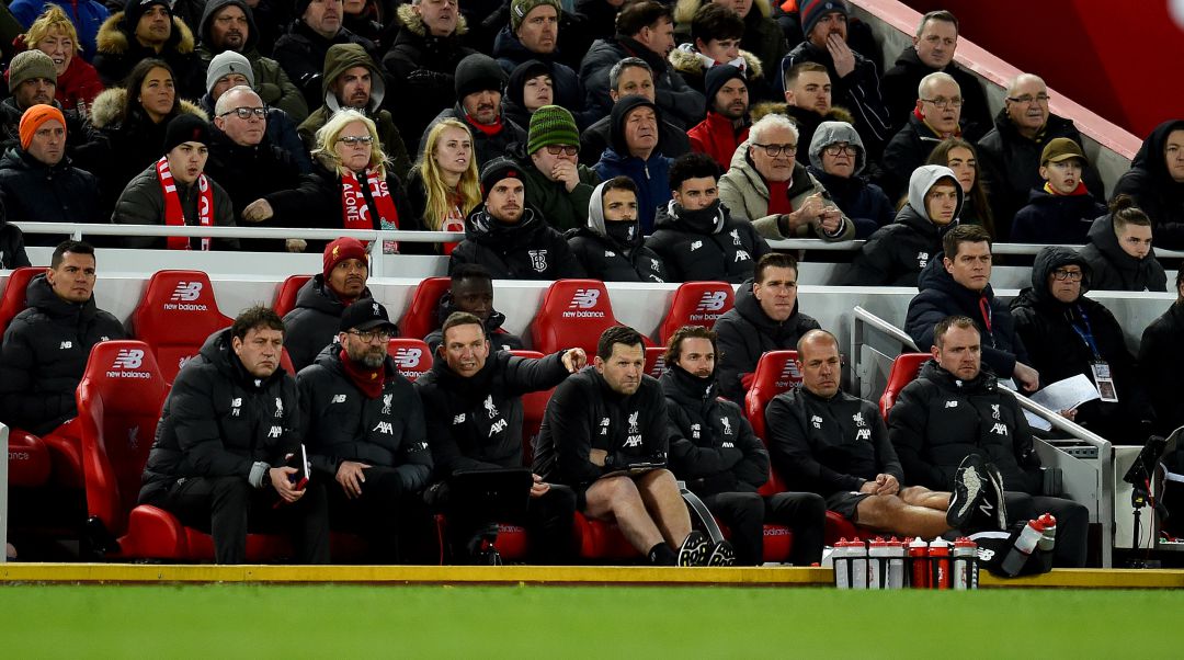 Banquillo del Liverpool Banquillo del Liverpool