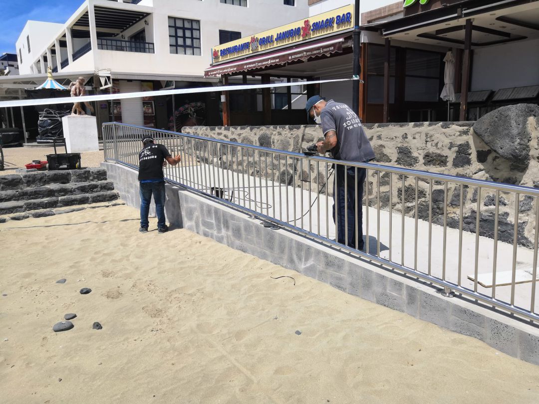 Playa Blanca Mejora El Acceso A Su Playa Invirtiendo 55 000 Euros SER