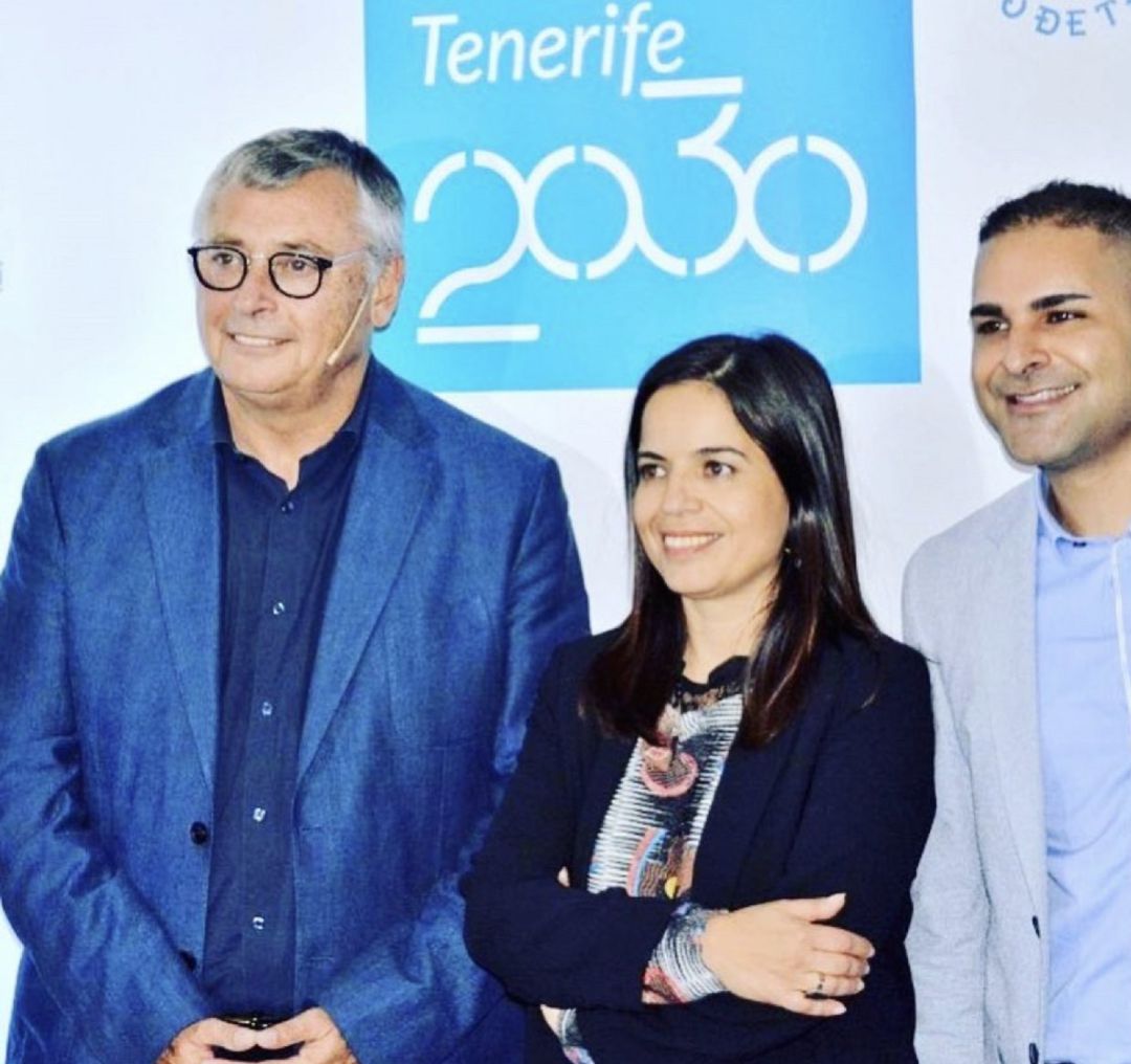 Michael Robinson, junto a Lourdes Santana y Manoj Daswani en Tenerife en 2016. Michael Robinson, junto a Lourdes Santana y Manoj Daswani en Tenerife en 2016.