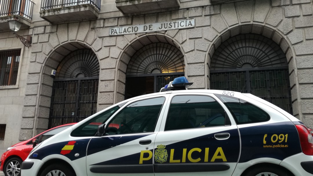 La Justicia anula la expulsión en Segovia de un maltratador para que siga viendo a su hijo discapacitado