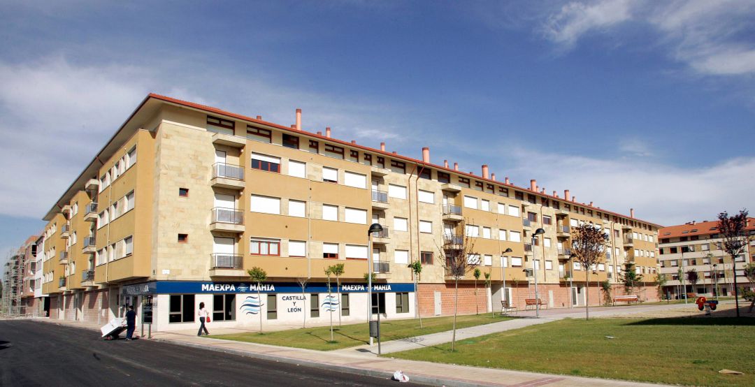 Edificios en Arroyo de la Encomienda Edificios en Arroyo de la Encomienda