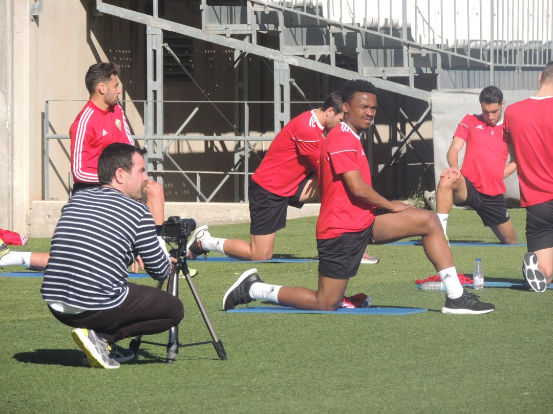 Kaptoum en un entrenamiento. Kaptoum en un entrenamiento.
