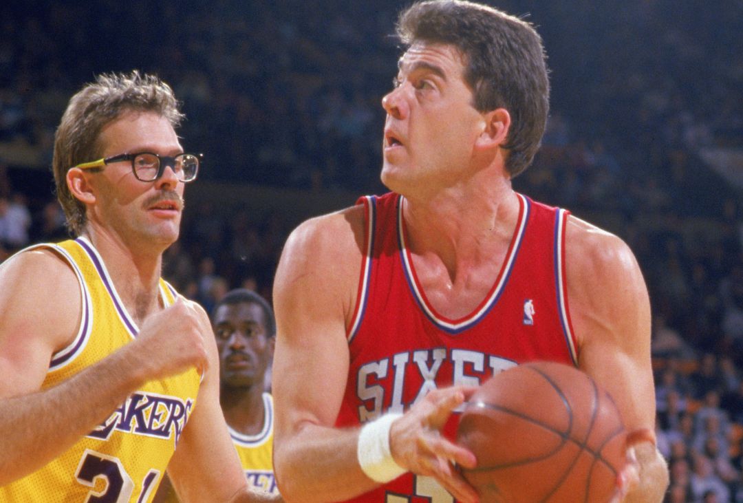 Mark McNamara ganó el anillo de la NBA con los Sixers. Mark McNamara ganó el anillo de la NBA con los Sixers.