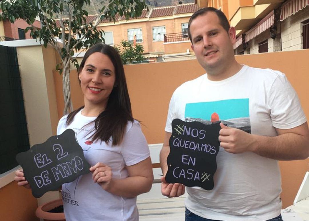 Lucía Espinosa y Manuel Fructuoso han demostrado que se toman con sentido del humor el haber tenido que posponer su boda para julio de 2.021 Lucía Espinosa y Manuel Fructuoso han demostrado que se toman con sentido del humor el haber tenido que posponer su boda para julio de 2.021