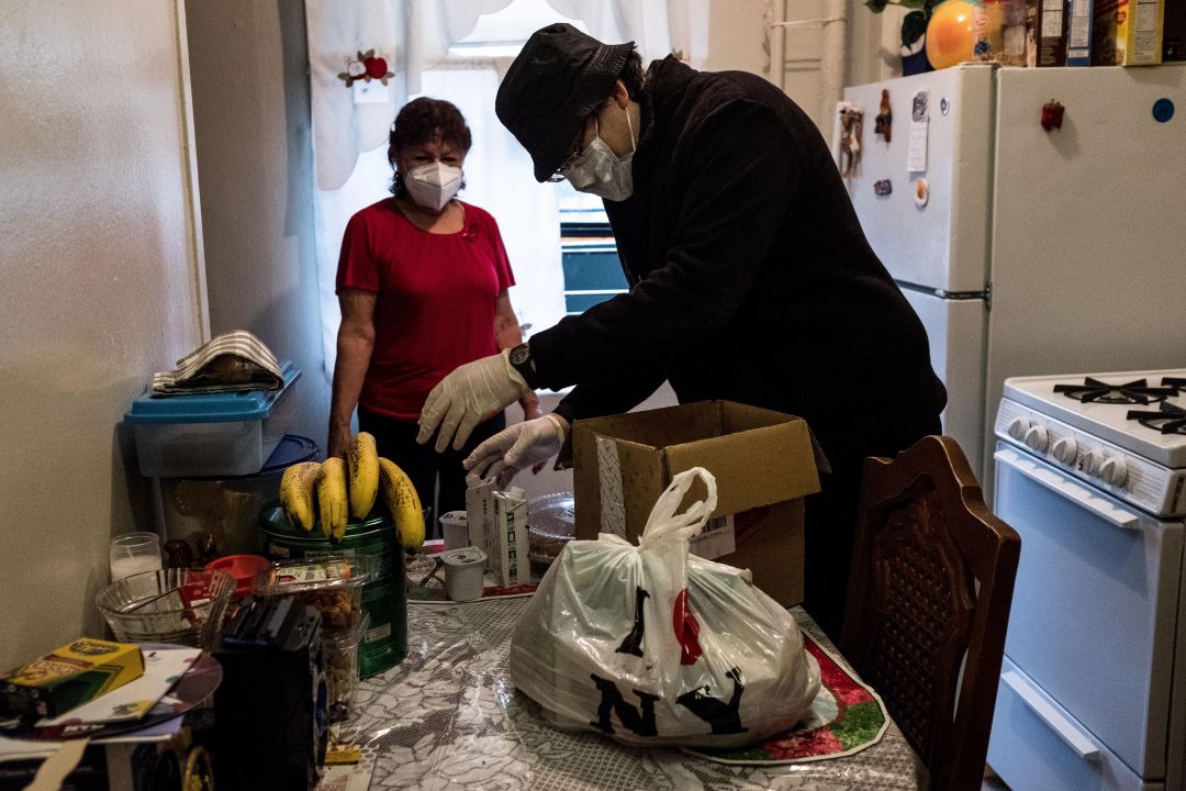 Se permitirán las visitas a familiares y amigos hasta grupos de diez personas Se permitirán las visitas a familiares y amigos hasta grupos de diez personas