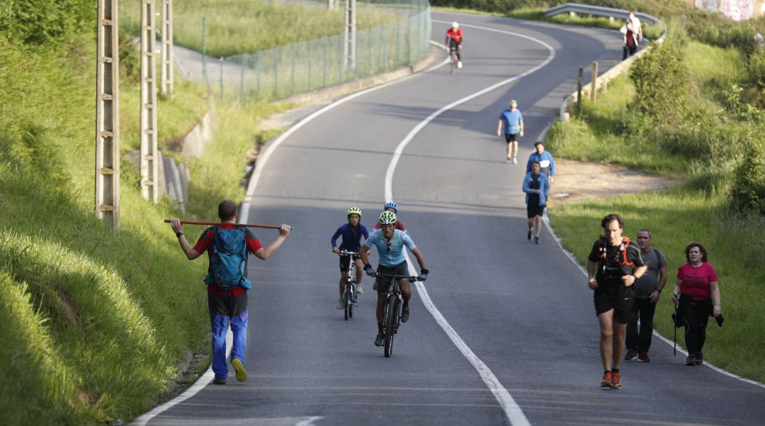 Imagen de gente haciendo deporte Imagen de gente haciendo deporte