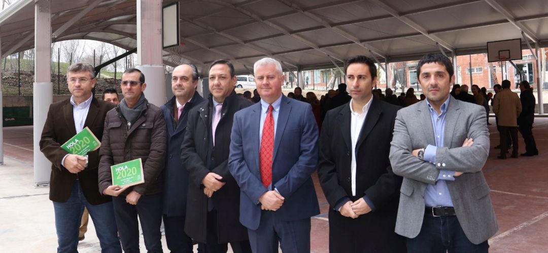 El alcalde, Narciso Romero, y el vicealcalde, Martín Perdiguero, en las instalaciones de APADIS El alcalde, Narciso Romero, y el vicealcalde, Martín Perdiguero, en las instalaciones de APADIS