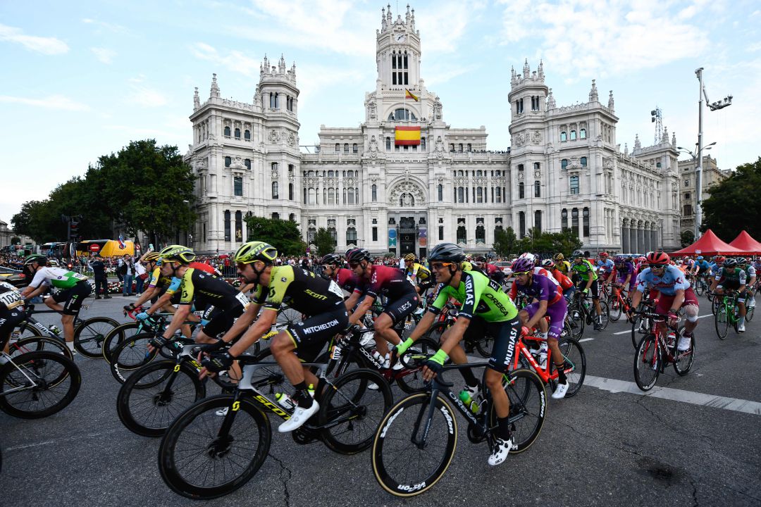 La 75º edición de la Vuelta comenzará en Irún, País Vasco, y tendrá 18 etapas en total. La 75º edición de la Vuelta comenzará en Irún, País Vasco, y tendrá 18 etapas en total.