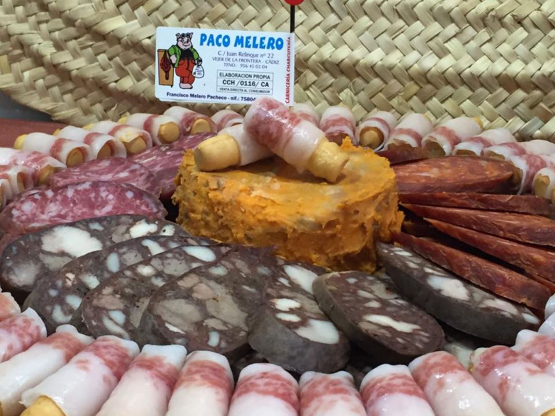 La famosa e imponente tarta cochina de Carnicería Paco Melero La famosa e imponente tarta cochina de Carnicería Paco Melero