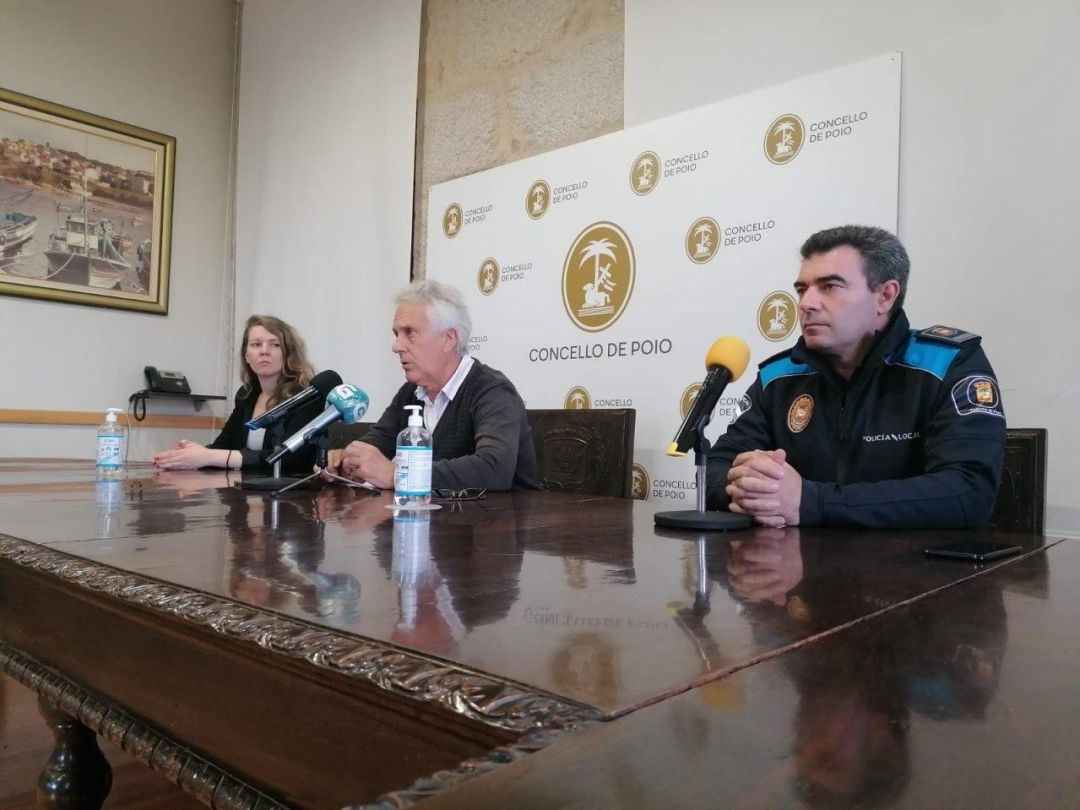 El Alcalde de Poio, Luciano Sobral, compareció en rueda de prensa para condenar lo sucedido en O Vao de Arriba El Alcalde de Poio, Luciano Sobral, compareció en rueda de prensa para condenar lo sucedido en O Vao de Arriba