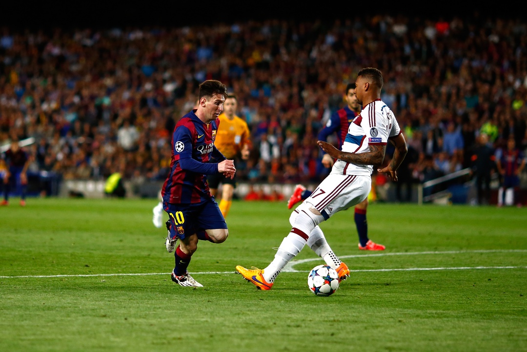 Lionel Messi y Jerome Boateng, durante el Barça - Bayern de la Champions League, en 2015 Lionel Messi y Jerome Boateng, durante el Barça - Bayern de la Champions League, en 2015
