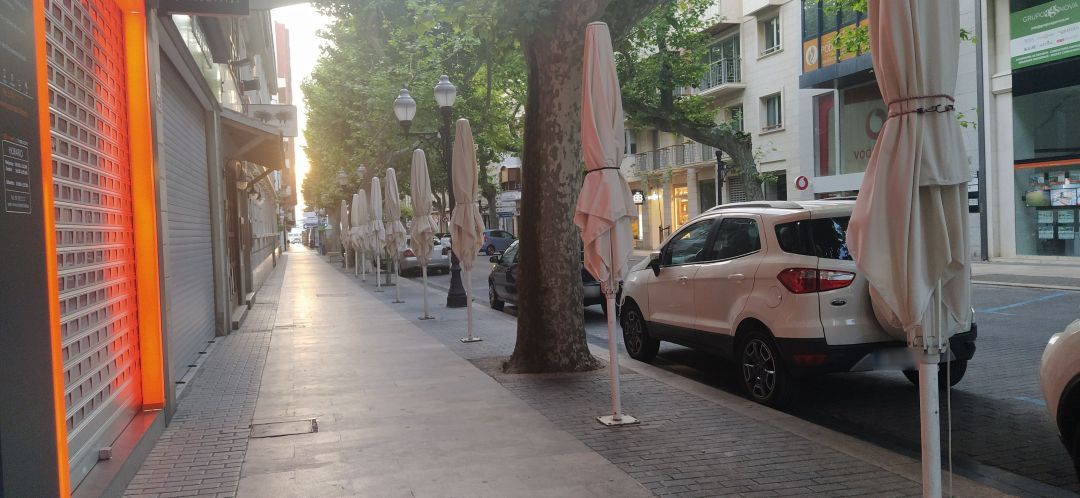 Establecimiento de restauración, en la calle Marqués de Campo, durante el estado de alarma. Establecimiento de restauración, en la calle Marqués de Campo, durante el estado de alarma.