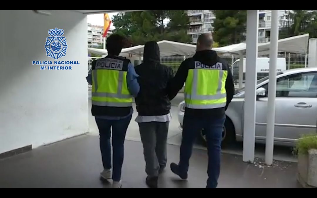 Ladrón detenido por agentes de la Policía Nacional en Torrejón de Ardoz Ladrón detenido por agentes de la Policía Nacional en Torrejón de Ardoz