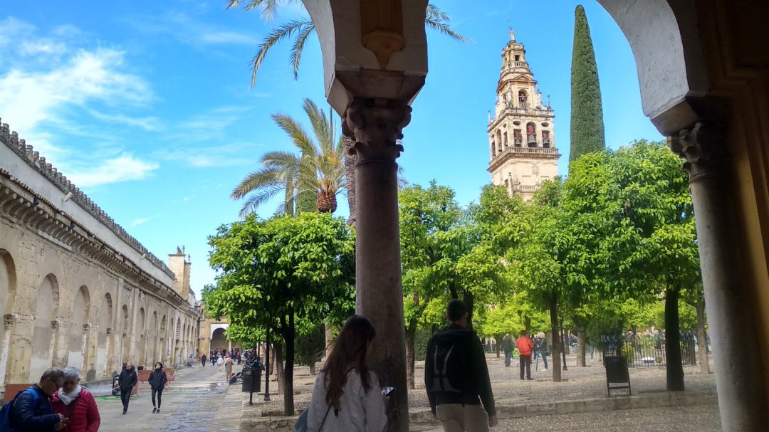 Patio de los Naranjos de la Mezquita Catedral de Córdoba Patio de los Naranjos de la Mezquita Catedral de Córdoba