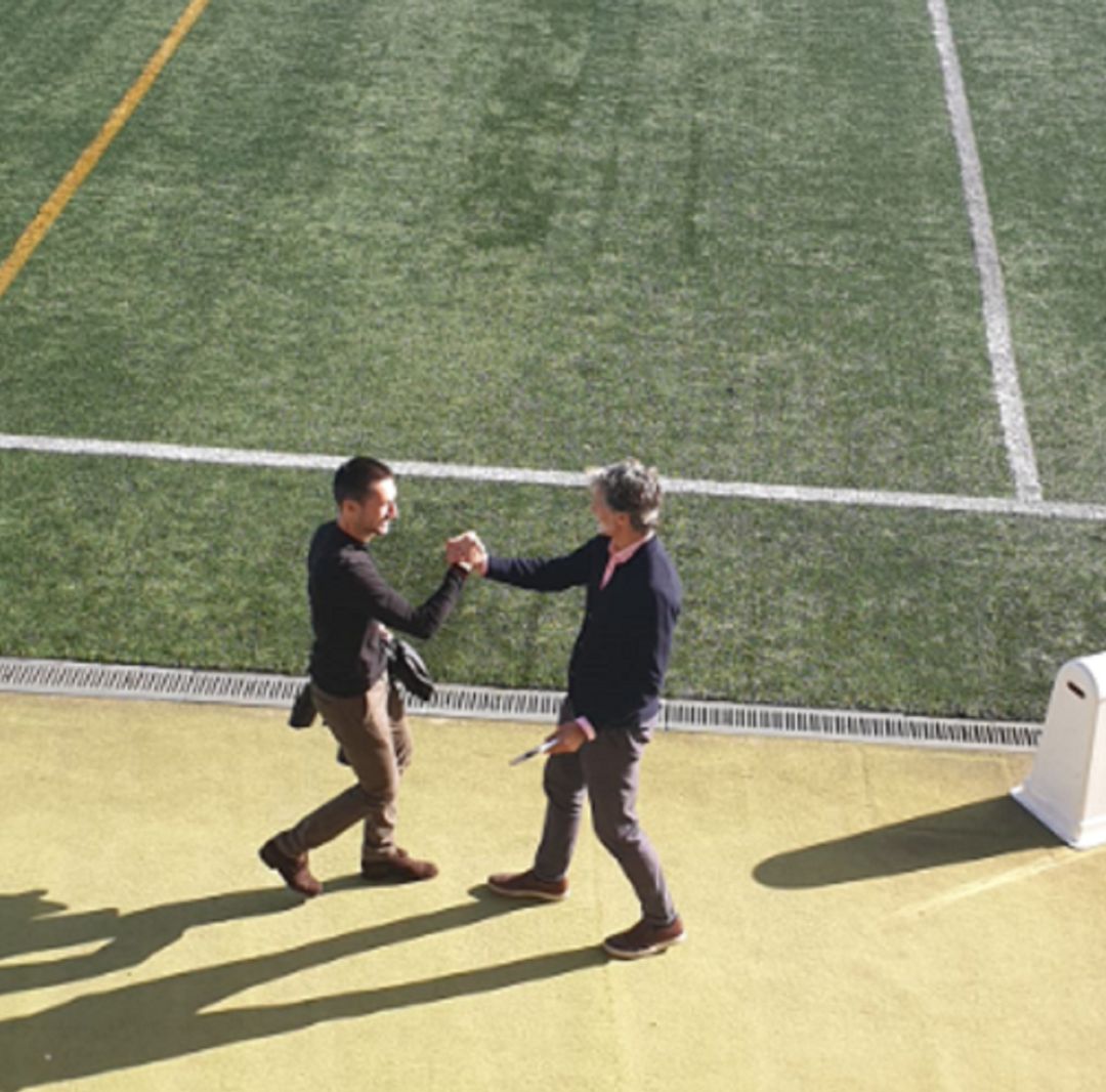 Casañ y Alfaro se saludan en el derbi de esta temporada Casañ y Alfaro se saludan en el derbi de esta temporada