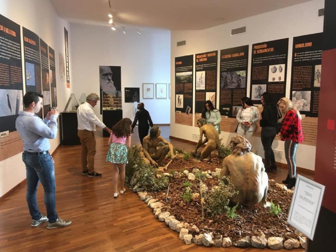 Una de las exposiciones que acoge Paleomágina en Bedmar Una de las exposiciones que acoge Paleomágina en Bedmar