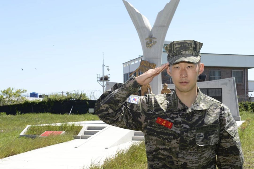 Son, después de superar el servicio militar Son, después de superar el servicio militar