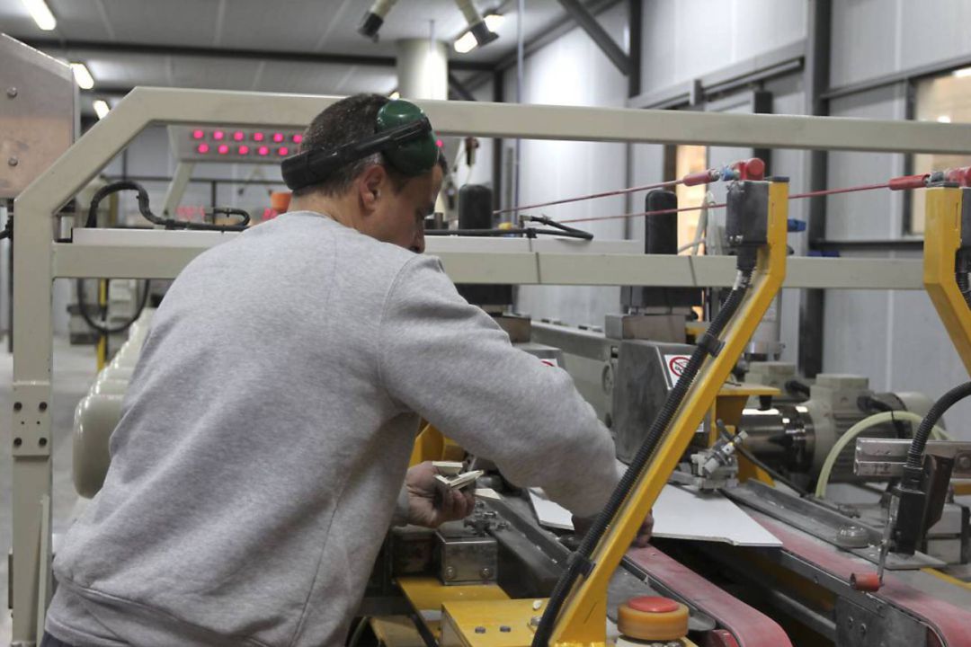 Ante la caída de la actividad, las previsiones con respecto al empleo este año son desalentadoras Ante la caída de la actividad, las previsiones con respecto al empleo este año son desalentadoras
