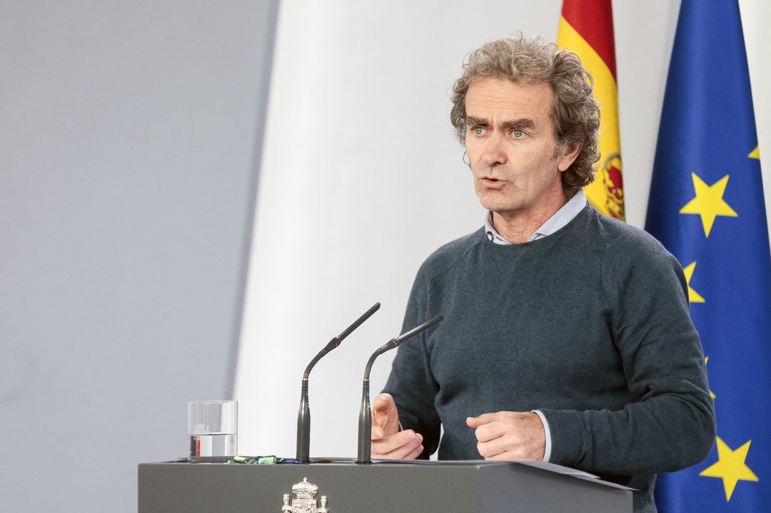 El director del Centro de Alertas y Emergencias Sanitarias, Fernando Simón, comparece en rueda de prensa este viernes, en la que ha explicado que los movimientos en la fase 1 se autorizarán solo dentro de la misma unidad territorial
El director del Centro de Alertas y Emergencias Sanitarias, Fernando Simón, comparece en rueda de prensa este viernes, en la que ha explicado que los movimientos en la fase 1 se autorizarán solo dentro de la misma unidad territorial