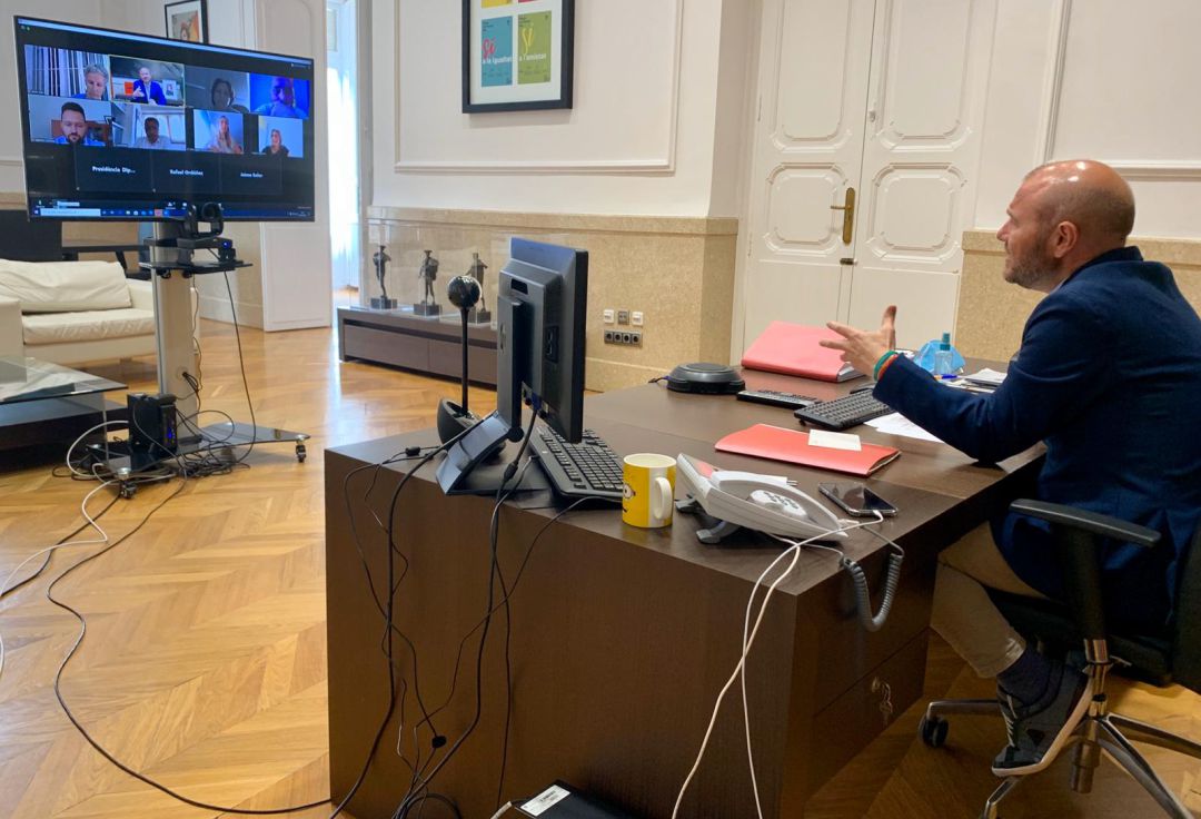 Toni Gaspar a la reunió amb els alcaldes i alcaldesses de La Vall d'Albaida Toni Gaspar a la reunió amb els alcaldes i alcaldesses de La Vall d'Albaida