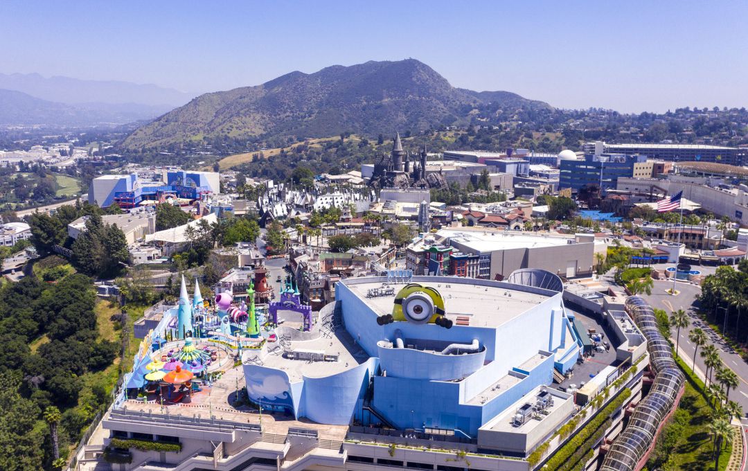 Imagen aérea del parque y los estudios Universal en los Ángeles vacios por el cierre debido al coronavirus Imagen aérea del parque y los estudios Universal en los Ángeles vacios por el cierre debido al coronavirus