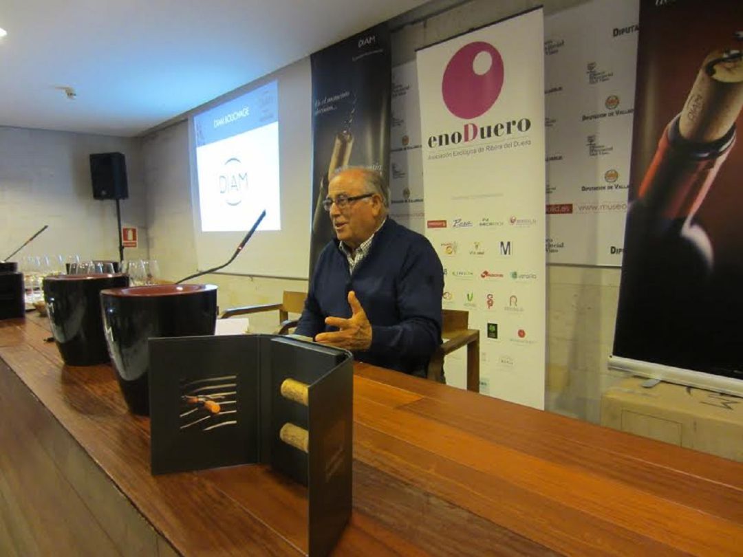 Lorenzo Ayuso durante uno de los actos del mundo del vino. Lorenzo Ayuso durante uno de los actos del mundo del vino.