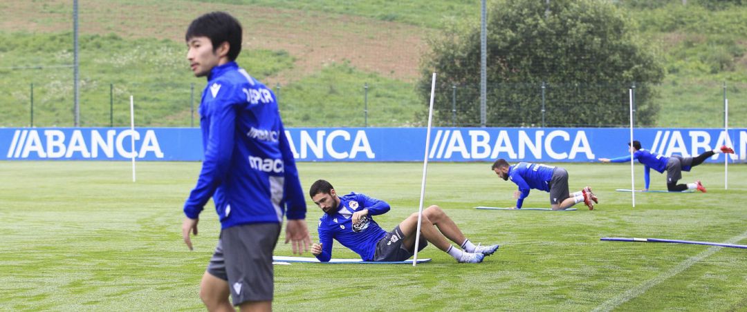 Shibasaki, en la ciudad deportiva de Abegondo Shibasaki, en la ciudad deportiva de Abegondo