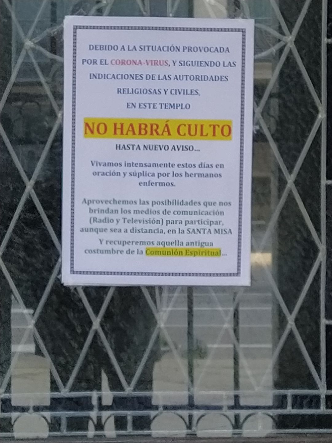 Puerta de la Iglesa Santiago el Mayor en Vigo al arranque del estado de alarma Puerta de la Iglesa Santiago el Mayor en Vigo al arranque del estado de alarma