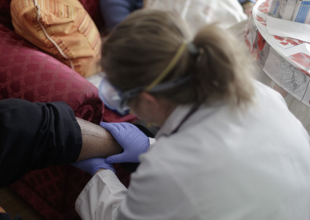 Los sanitarios siguen siendo los grandes garantes del control de la pandemia en España. Los sanitarios siguen siendo los grandes garantes del control de la pandemia en España.